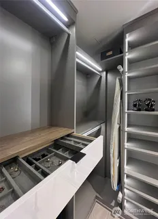 $959,950 | 2717 Western Avenue, Unit PH04, Seattle, WA 98121