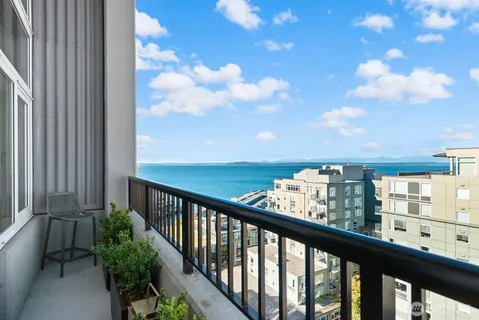 $935,000 | 2717 Western Avenue, Unit PH04, Seattle, WA 98121