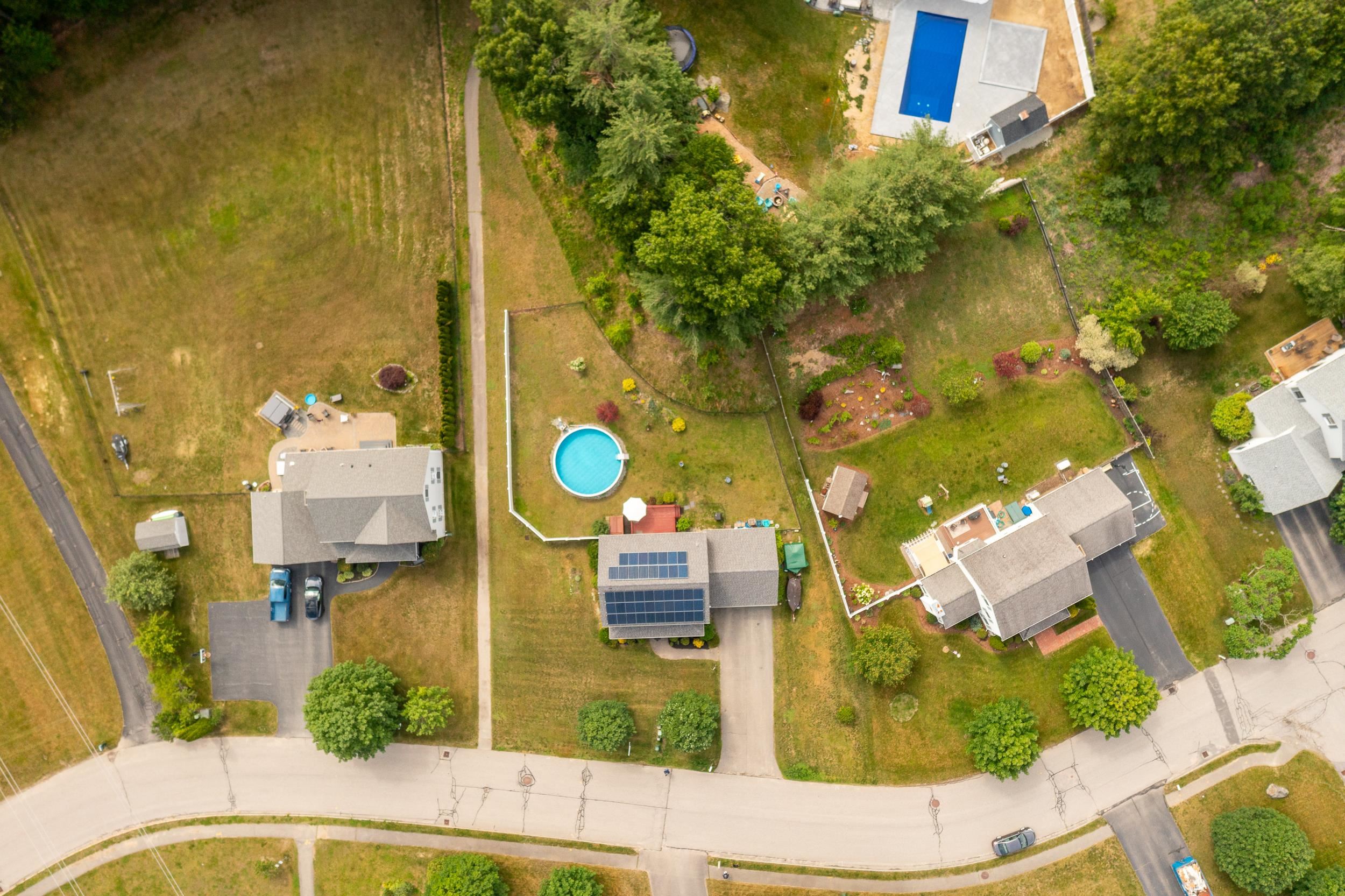 41 Danielle Lane Dover, NH 03820 - Photo 2 of 40