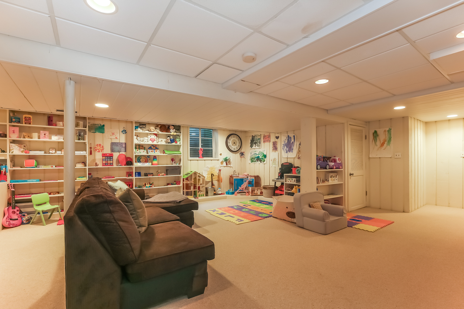 506 Forest Cove Road Lake Bluff, IL 60044 - Photo 35 of 53 a view of a room with gym equipment