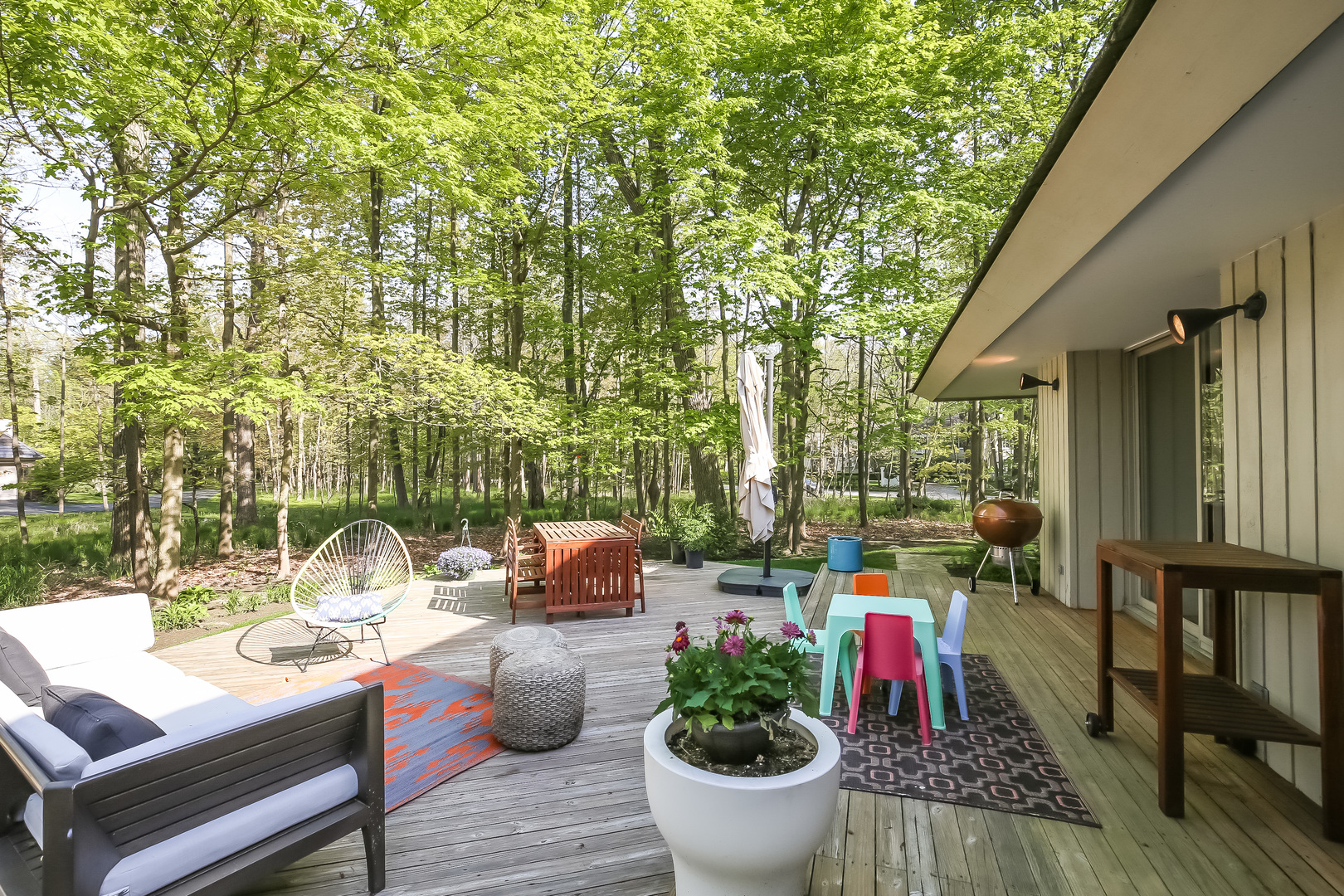 506 Forest Cove Road Lake Bluff, IL 60044 - Photo 41 of 53 a outdoor space with furniture
