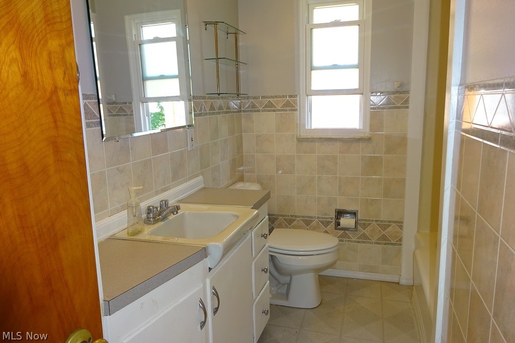 3215 Warren Road Cleveland, OH 44111 - Photo 9 of 11 Gallery Image 9