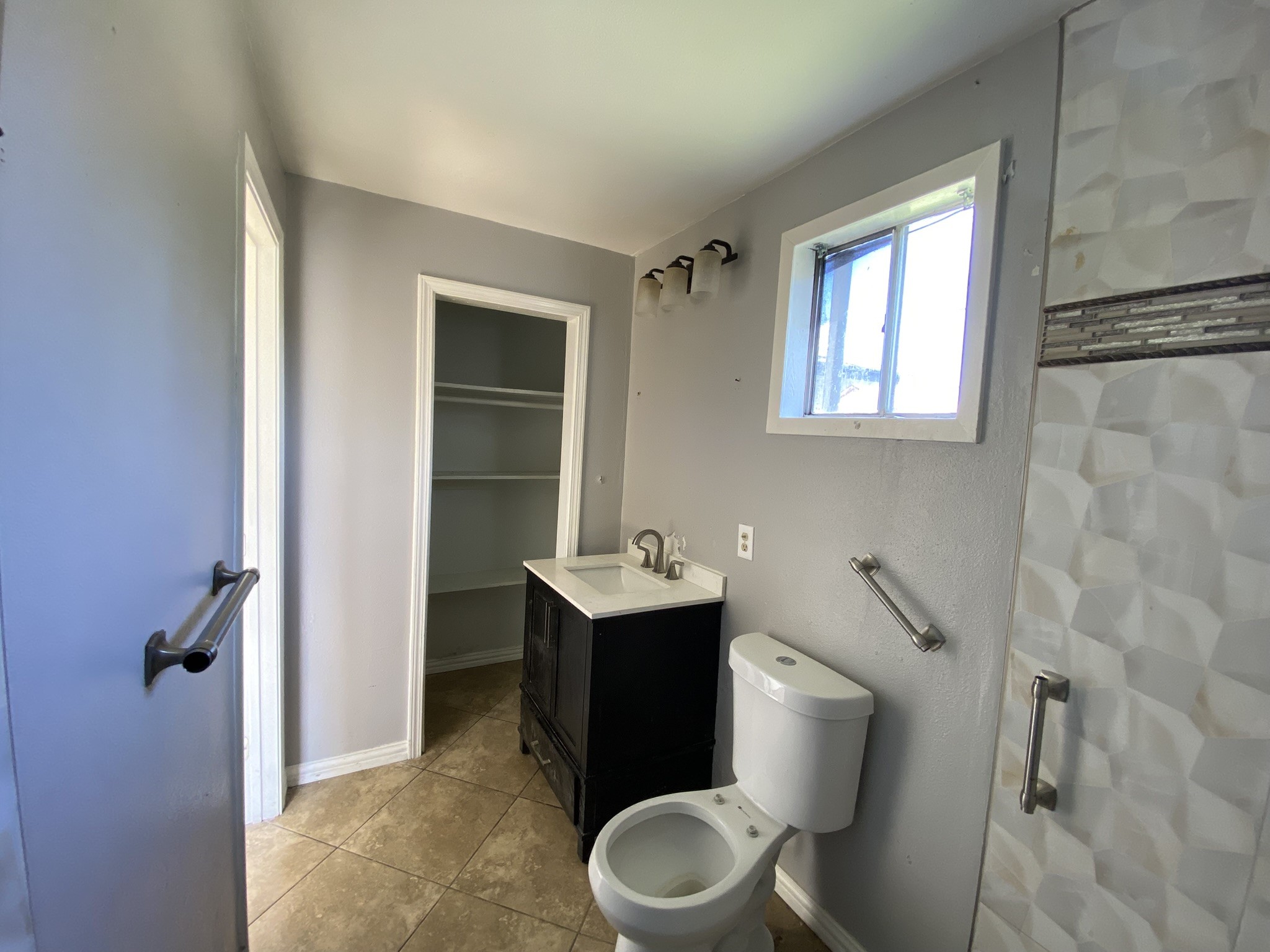 3013 Fern Street Pasadena, TX 77503 - Photo 11 of 23 another look to the master's bath