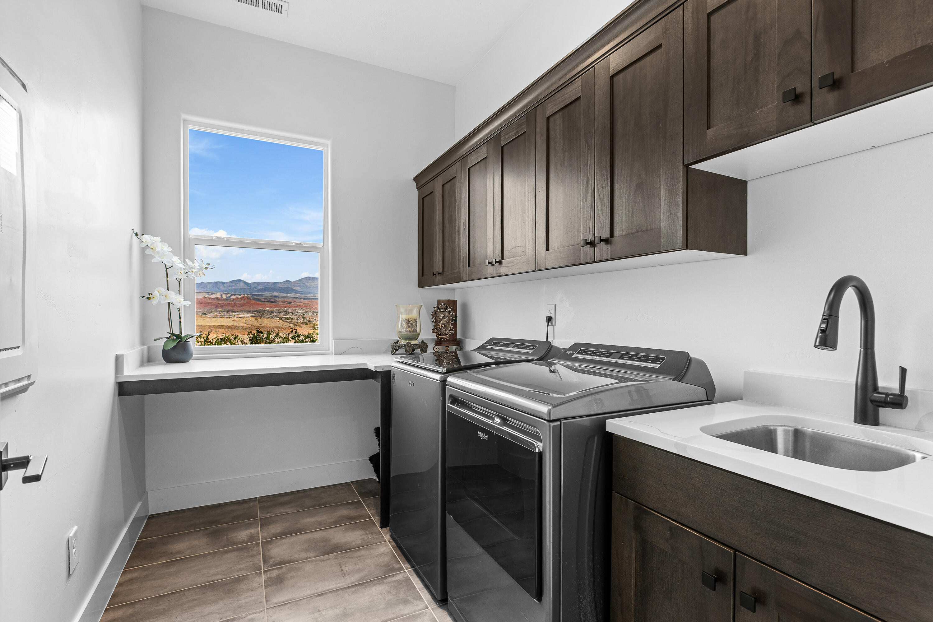 3022 West Sesia Way St. George, UT 84770 - Photo 18 of 49 3022_W_SesiaWy_MLS-39