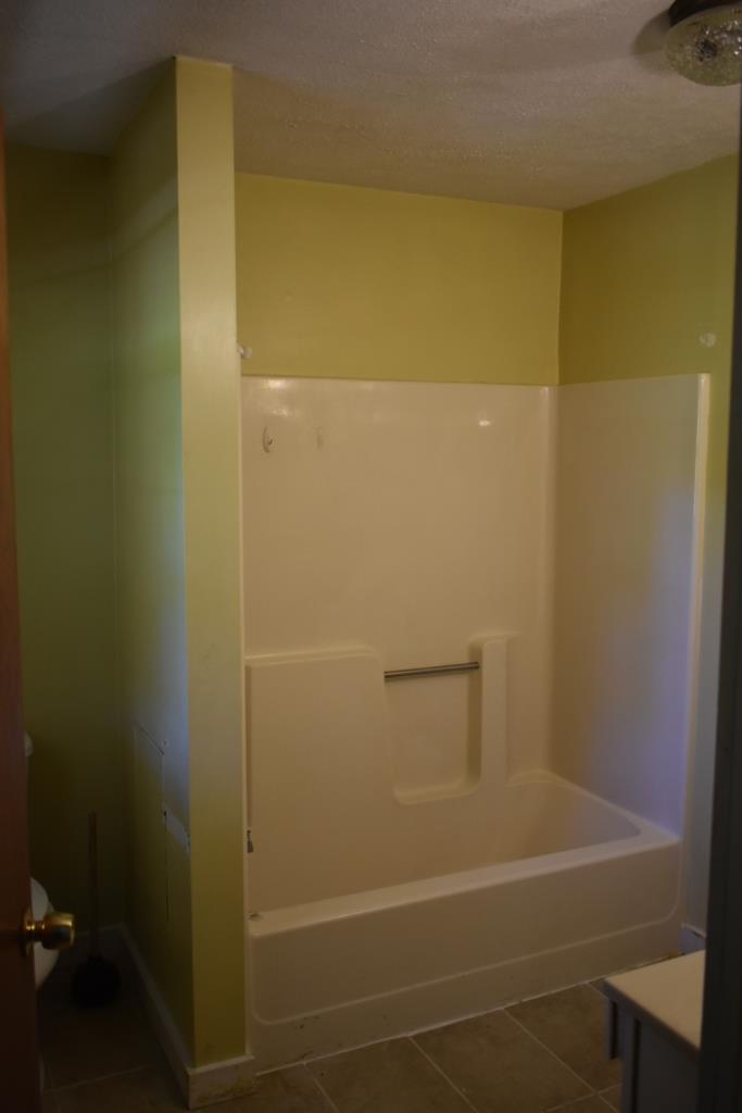 14436 Indian Springs Road Buffalo Valley, TN 38548 - Photo 8 of 24 a bathroom with a shower