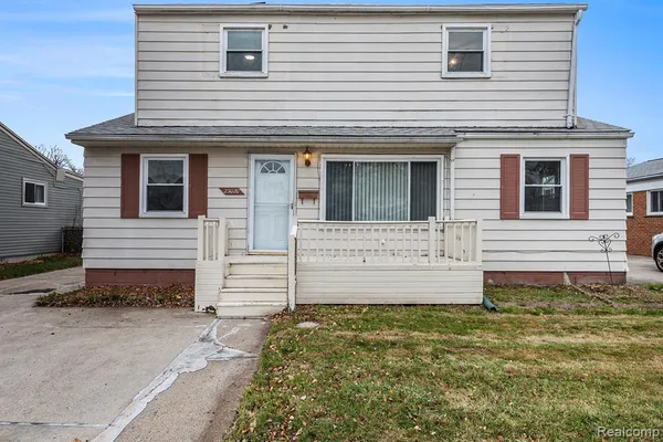 $199,900 | 23020 Avon Street, St. Clair Shores, MI 48082