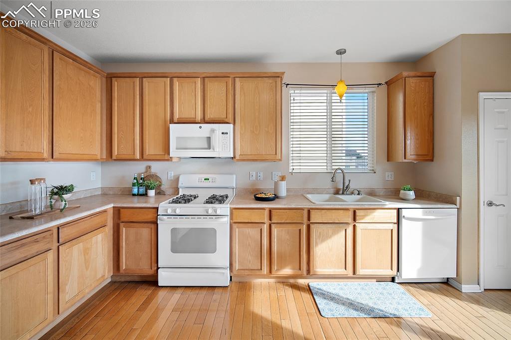 7215 Amber Ridge Drive Colorado Springs, CO 80922 - Photo 13 of 48