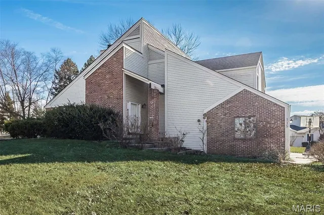 $330,000 | 115 Timberidge Drive, St. Peters, MO 63376