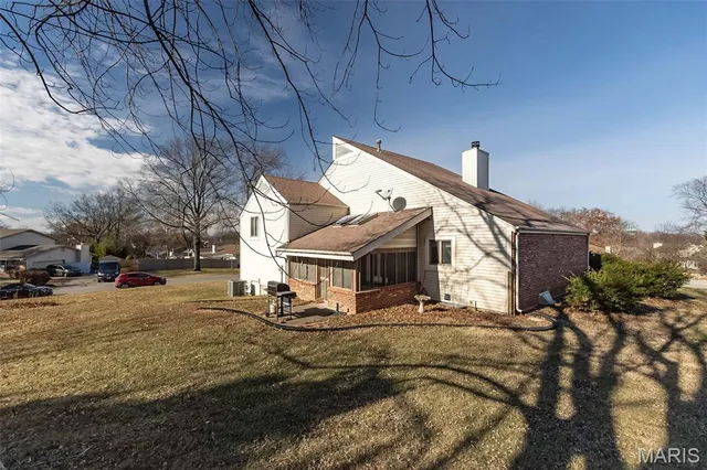 $330,000 | 115 Timberidge Drive, St. Peters, MO 63376