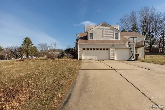 $330,000 | 115 Timberidge Drive, St. Peters, MO 63376