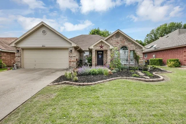 $2,600 | 6813 Hadley Drive, North Richland Hills, TX 76182
