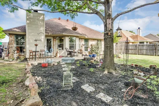 $2,600 | 6813 Hadley Drive, North Richland Hills, TX 76182