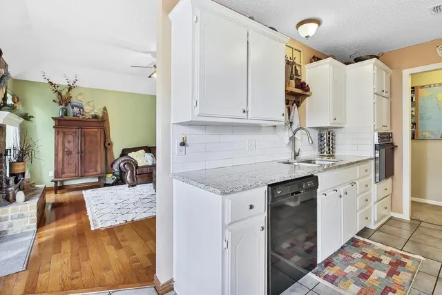 $2,600 | 6813 Hadley Drive, North Richland Hills, TX 76182