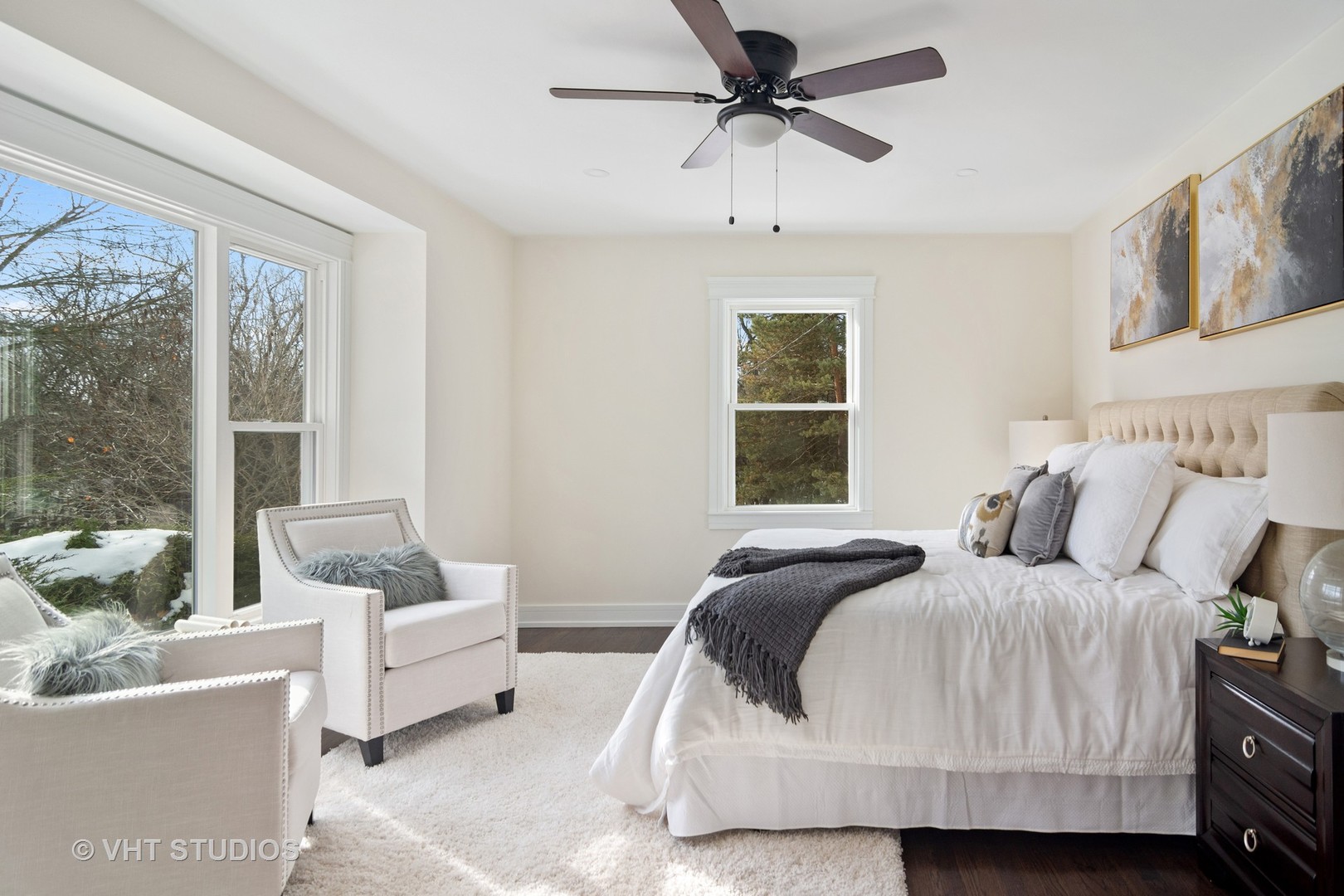 404 Cumnock Road Inverness, IL 60067 - Photo 14 of 34 a bedroom with a bed and a couch