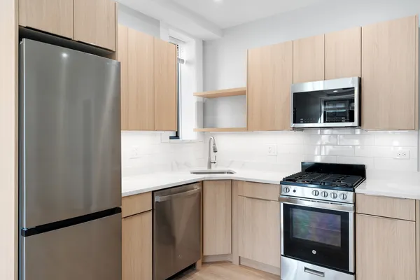 $2,169 | 1546 West Jonquil Terrace, Unit 5, Chicago, IL 60626