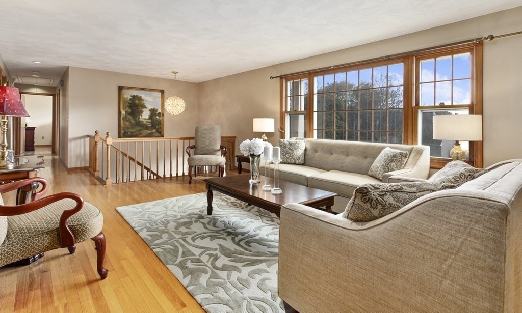 23 Murdoch Road Stoneham, MA 02180 - Photo 9 of 41 Gallery Image 9