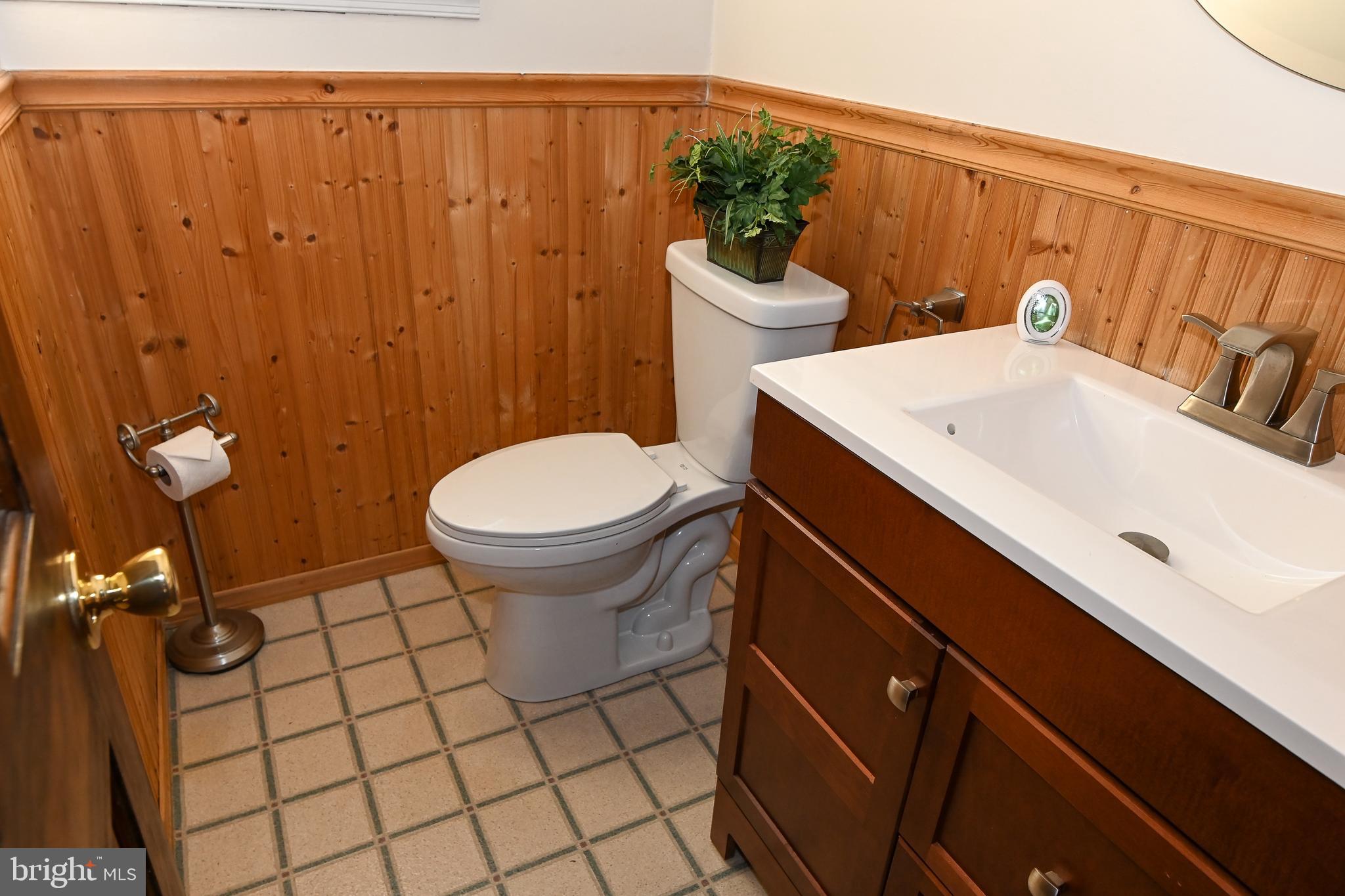 7 Old Forge Road Pennsville, NJ 08070 - Photo 22 of 52 Downstairs Half Bath
