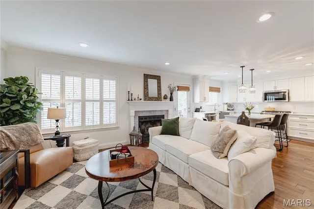 $400,000 | 5314 Kenrick Parke Drive, St. Louis, MO 63119