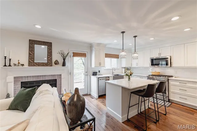 $400,000 | 5314 Kenrick Parke Drive, St. Louis, MO 63119