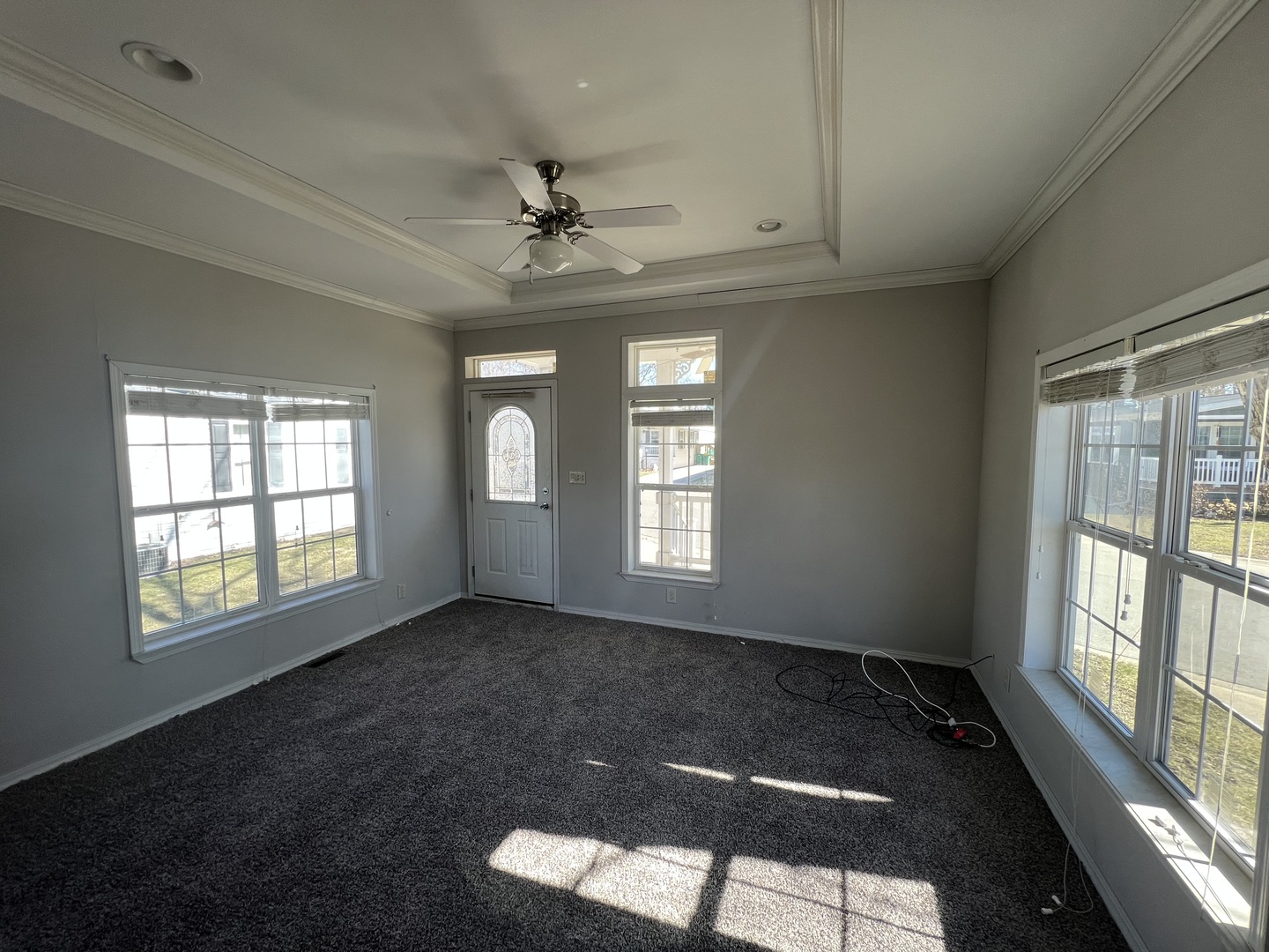 230 Northshore Road Elgin, IL 60123 - Photo 10 of 16 a view of an empty room and window