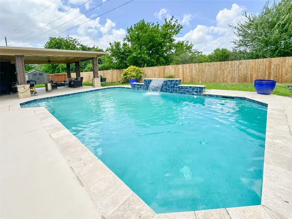 $415,000 | 402 Heatherton Hill Drive, Rosenberg, TX 77469