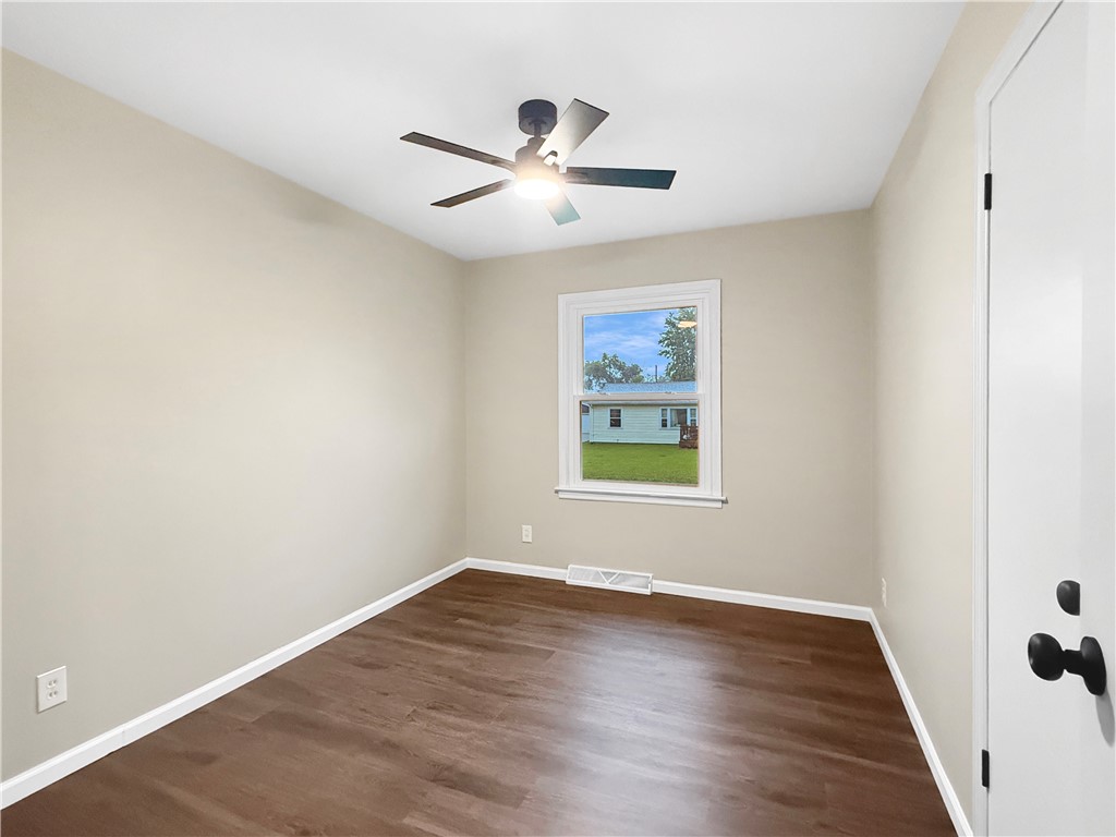 2125 Clearmont Avenue Decatur, IL 62526 - Photo 14 of 22