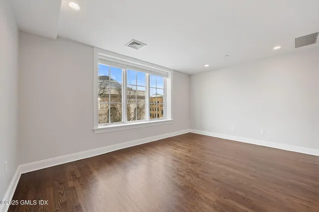 $4,000 | 2 East Elm Street, Unit 35, Greenwich, CT 06830