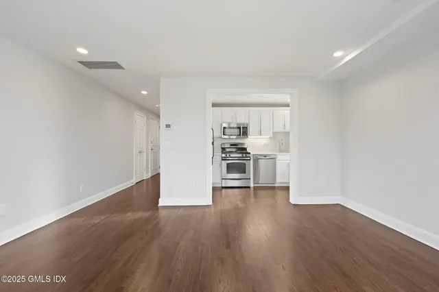 $4,000 | 2 East Elm Street, Unit 35, Greenwich, CT 06830