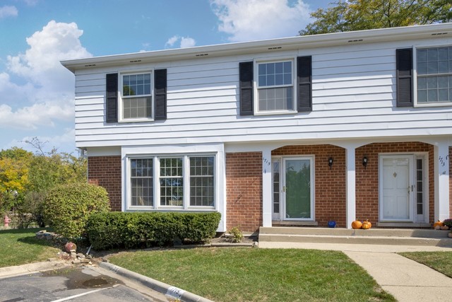 1715 Colonial Lane Northfield, IL 60093 - Photo 1 of 15