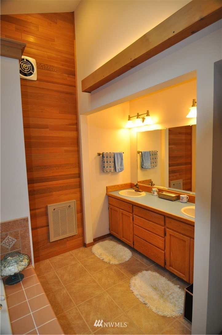 1303 Bakerview Road Lopez Island, WA 98261 - Photo 11 of 17