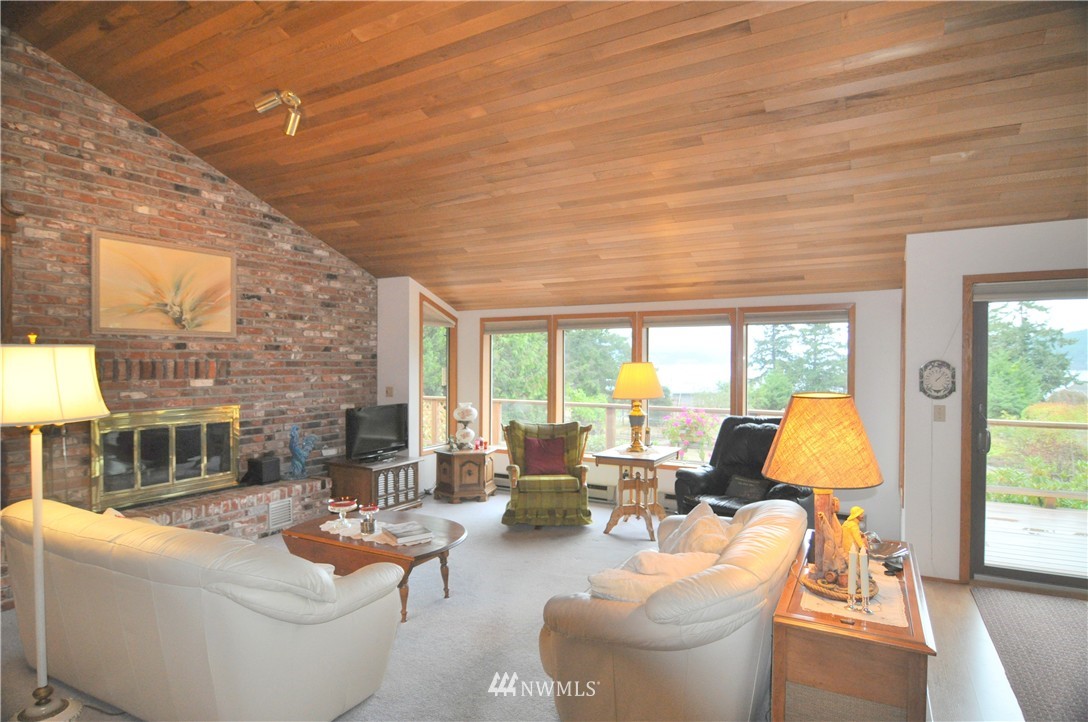 1303 Bakerview Road Lopez Island, WA 98261 - Photo 4 of 17
