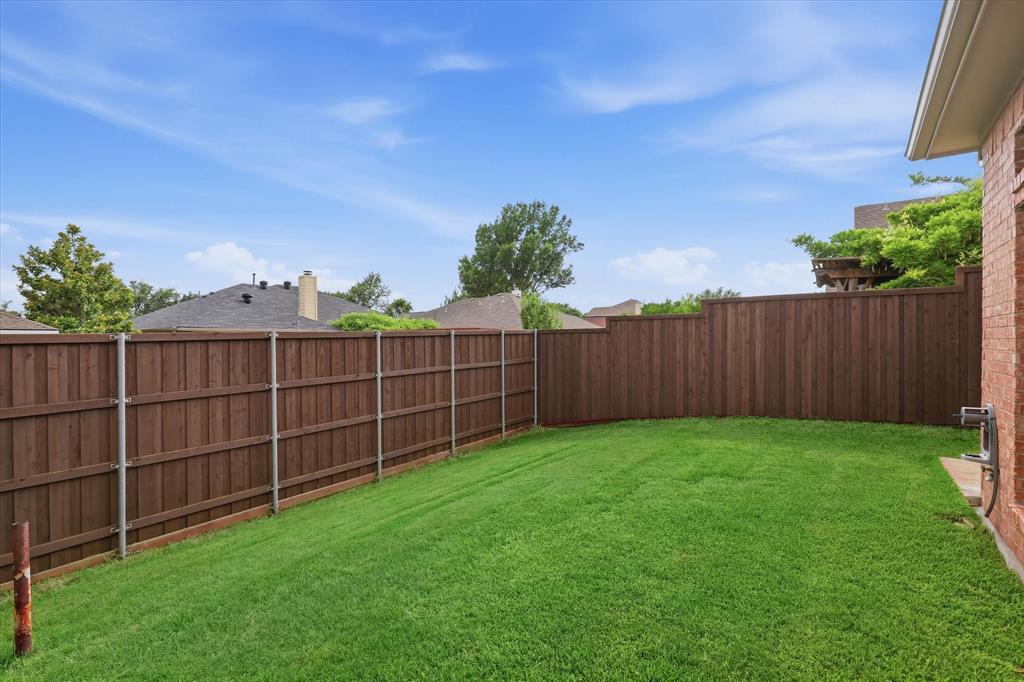 11313 Canoe Road Frisco, TX 75035 - Photo 40 of 40 Yard View just enough yard and not too much to mow.