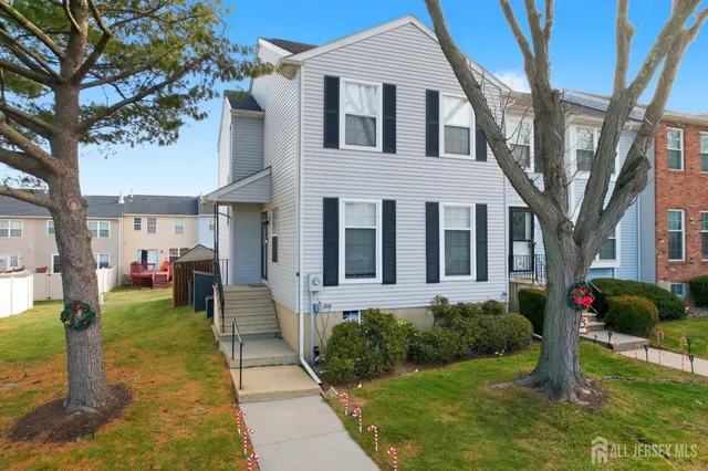 $475,000 | 6 Rodio Court, Sayreville, NJ 08872