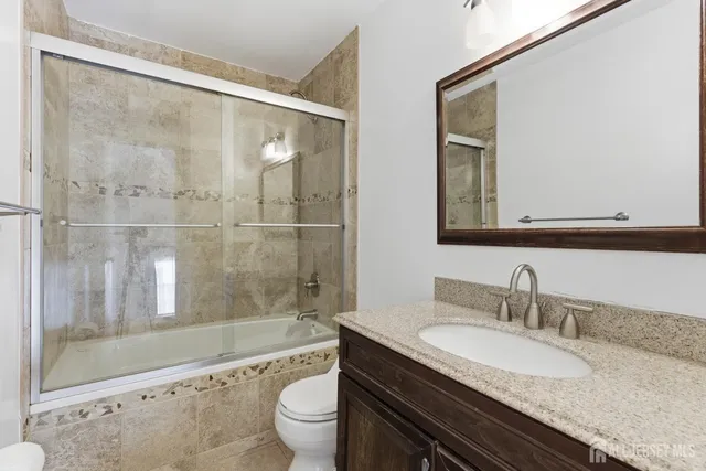 $475,000 | 6 Rodio Court, Sayreville, NJ 08872