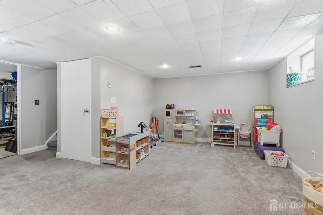 $475,000 | 6 Rodio Court, Sayreville, NJ 08872