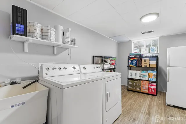 $475,000 | 6 Rodio Court, Sayreville, NJ 08872