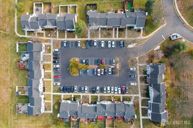 $475,000 | 6 Rodio Court, Sayreville, NJ 08872