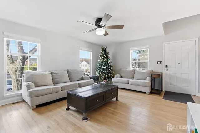 $475,000 | 6 Rodio Court, Sayreville, NJ 08872