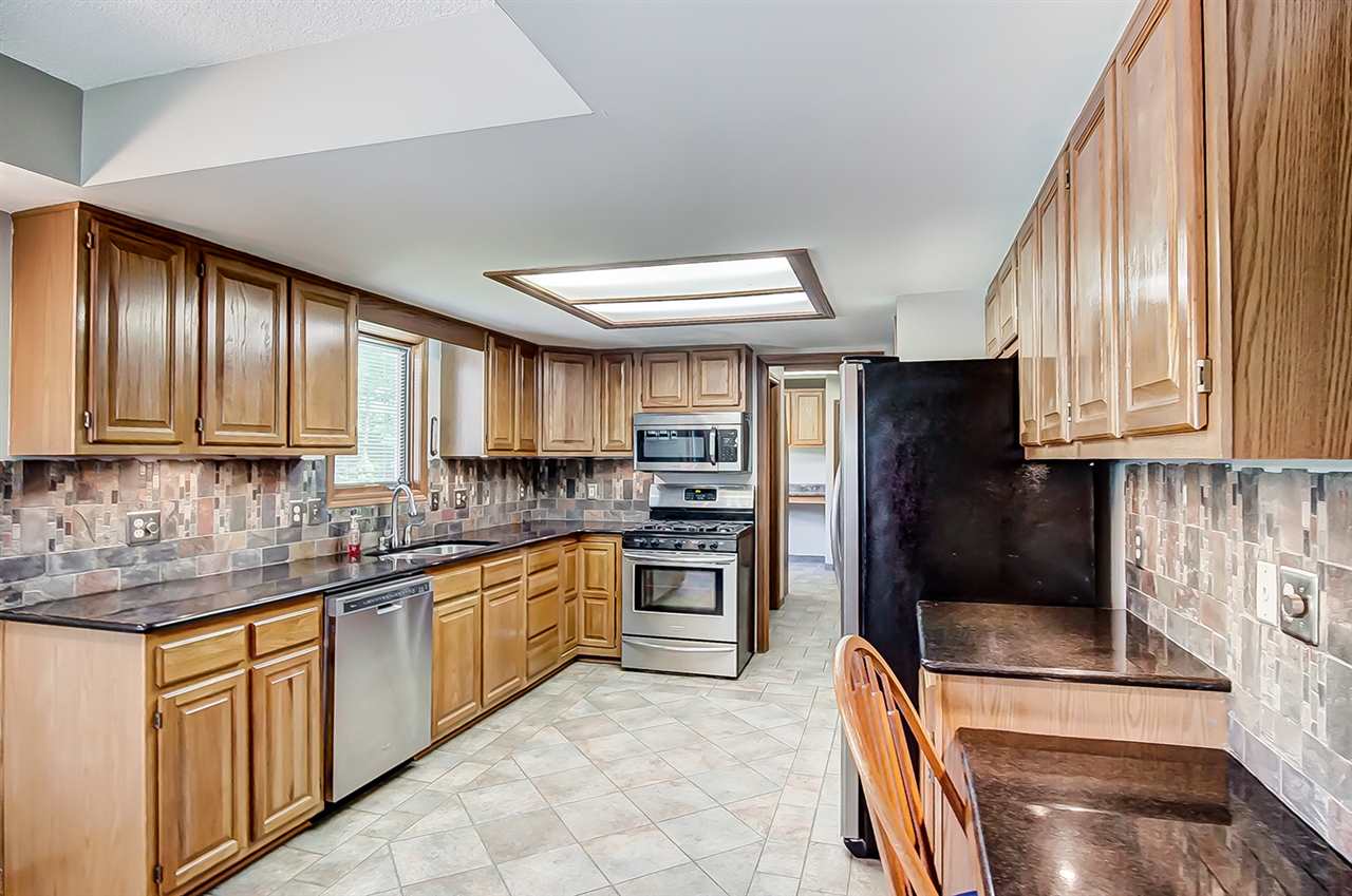 8412 Stand Ridge Run Fort Wayne, IN 46825 - Photo 11 of 36 Gallery Image 11