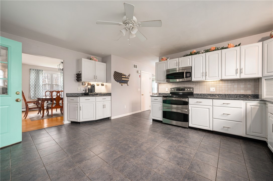 2460 Mendon Road Cumberland, RI 02864 - Photo 4 of 31