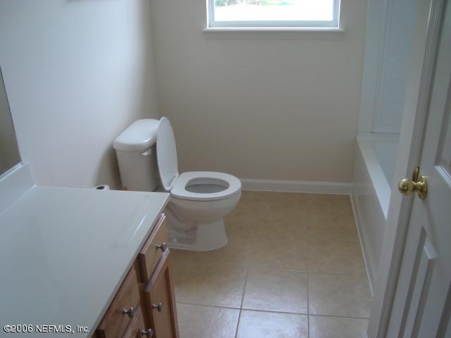 7245 Exline Road Jacksonville, FL 32222 - Photo 5 of 12 Hall Bath