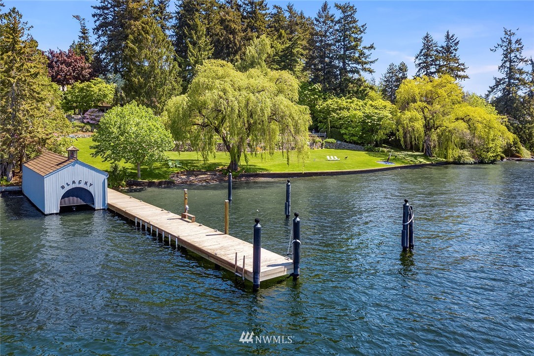 Undisclosed Address Bellevue, WA 98004 - Photo 22 of 25