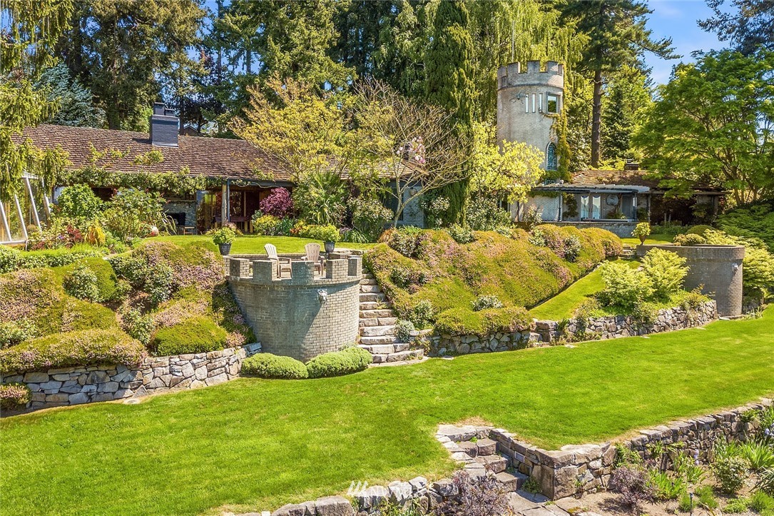 Undisclosed Address Bellevue, WA 98004 - Photo 6 of 25