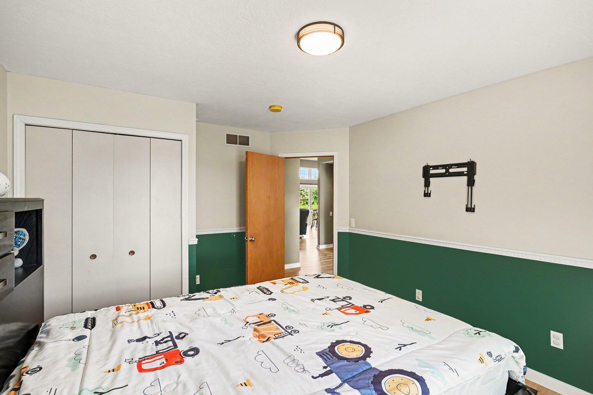 10464 Hankerd Road Pleasant Lake, MI 49272 - Photo 11 of 28 Bedroom