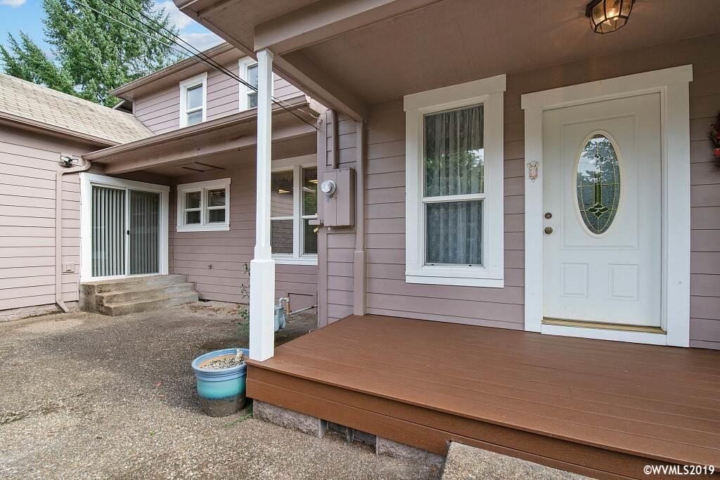 476 Southwest Maple Street Dallas, OR 97338 - Photo 5 of 42 Gallery Image 5