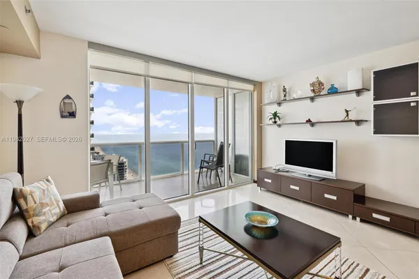$5,000 | 1830 South Ocean Drive, Unit 3909, Hallandale Beach, FL 33009