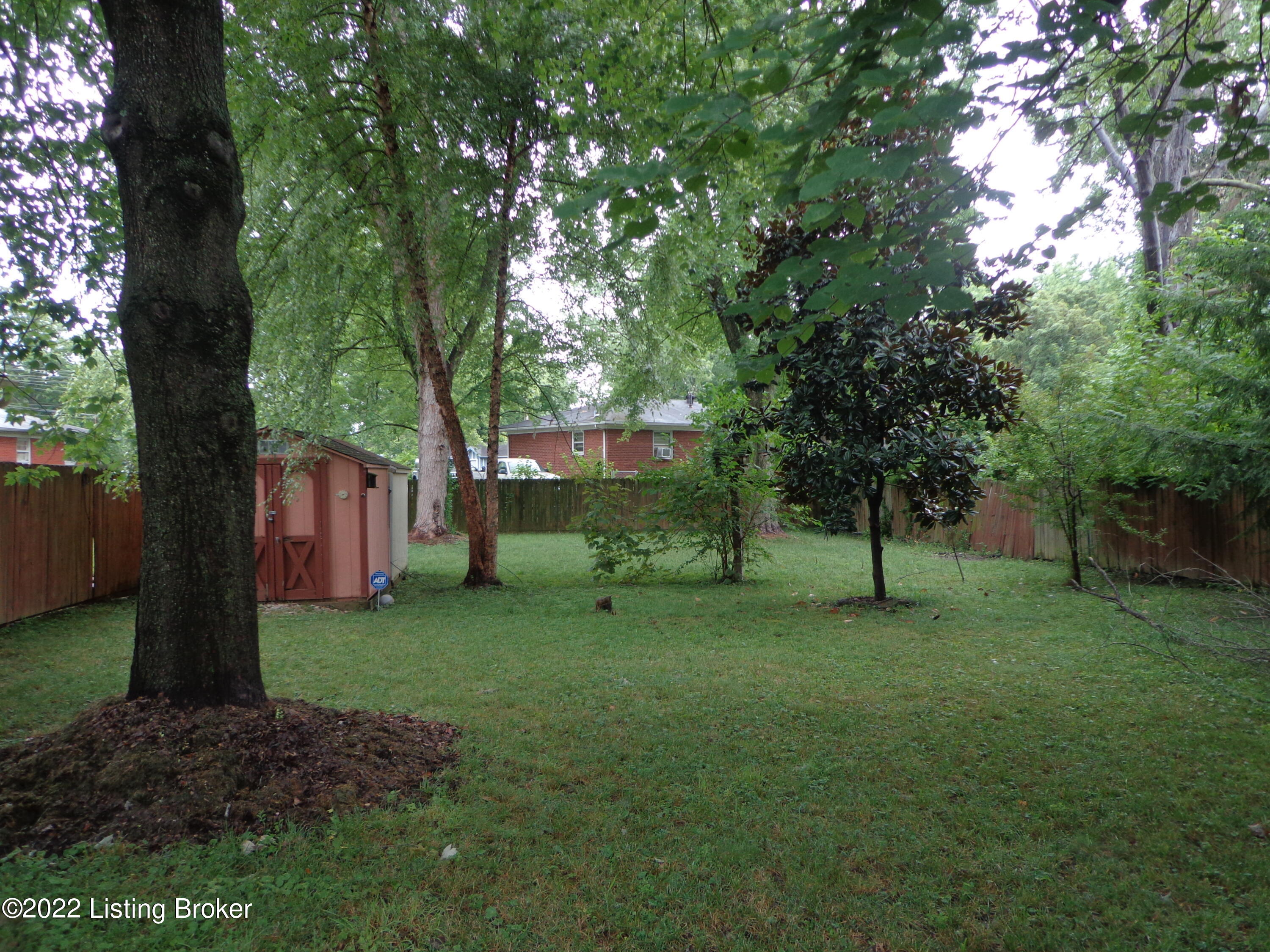 7903 Bluebonnet Road Louisville, KY 40258 - Photo 19 of 38 DSC03515