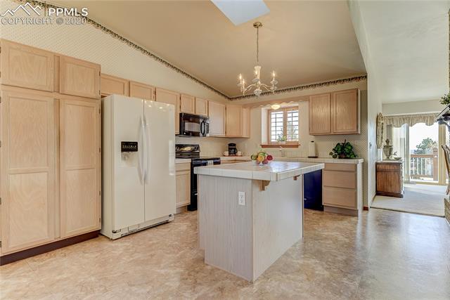 4670 Centauri Road Colorado Springs, CO 80919 - Photo 9 of 48 Gallery Image 9