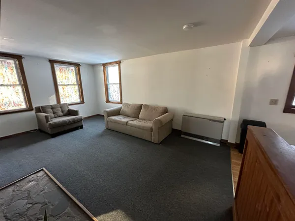 $1,700 | 1889 Highway 30, Unit 1, Townshend, VT 05353