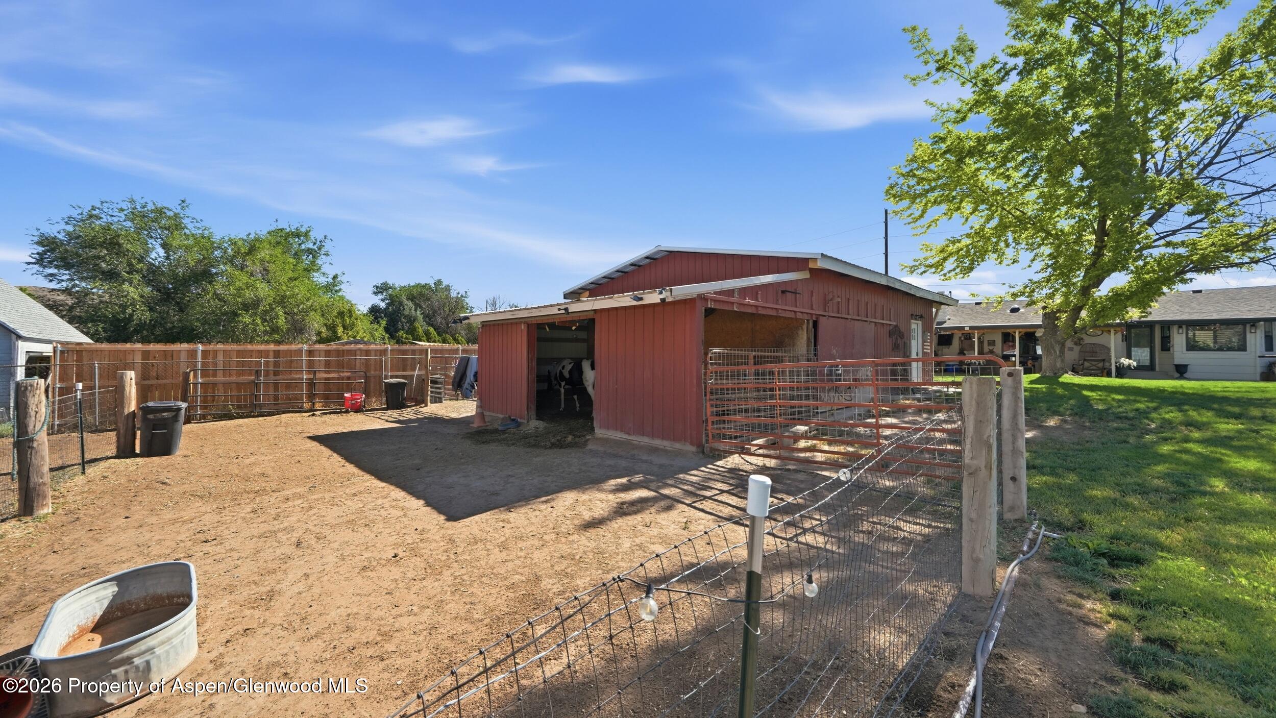 445 South Camp Road Grand Junction, CO 81507 - Photo 33 of 37 a view of backyard of house